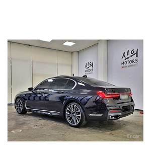 BMW Serie 7 740i M Sport, Modelo Febrero 2021, con 61.000 km, Caja de Cambios Automática, Volante a la Izquierda - Product Image 2