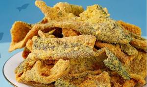 Peau de poisson frite croustillante de qualité supérieure - Snack de fruits de mer - Chips croustillantes assaisonnées - Saveur viande, volaille et fruits de mer - Origine Vietnam - Durée de conservation 12 mois - Product Image 5