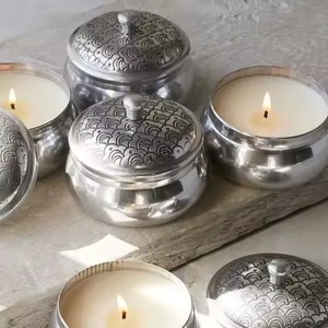 Portavelas Decorativo de Metal Antiguo para Velas de Té, Ideal para Decoración de Sala de Estar y Mesa de Comedor - Product Image 1