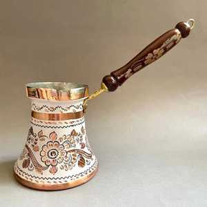 Cafetière turque antique en cuivre, Cezve gravée, Ibrik bronze foncé, cafetière à poser sur le réchaud, pot à expresso grec avec poignée en bois - Product Image 3