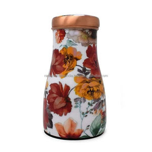 Nouvelle Arrivée Vente Chaude Ayurvédique Cuivre Bouteille D'eau Pot À Boire Floral Émaillé Imprimé Chevet Carafe Avec Tasse Intégrée - Product Image 6