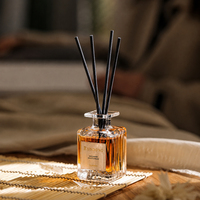 Diffuseur de parfum d'ambiance moderne en verre cristal carré avec bâtonnets en fibre, senteur estivale, pour salle de bain, bureau, décoration intérieure, coffret cadeau