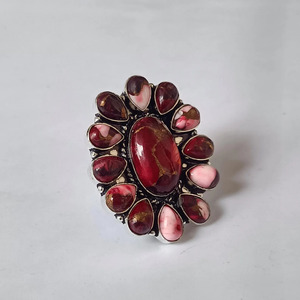 Bague artisanale Dahlia rouge, magnifique bague fleurie, bijoux pour femme - Product Image 1