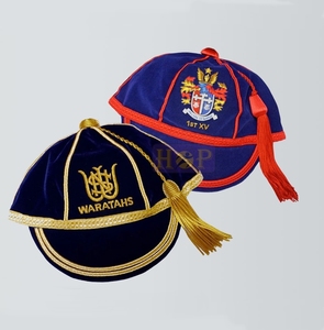 Gorras de terciopelo para presentaciones con borlas de House of Products, gorras de honor para rugby, cricket y fútbol. - Product Image 5