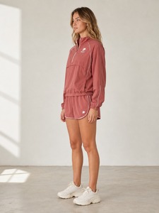 Ensemble court coupe-vent pour femmes, tendance, conçu avec un tissu de qualité supérieure pour les sports de plein air et les tenues décontractées, mode moderne - Product Image 3