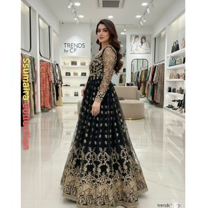 COLECCIÓN SSUMAIRA, Especial Eid, Anarkali Negro de Lujo con Bordado, Estilo Pakistaní, Vestido Largo para Fiesta/Boda, con Zari - Product Image 2