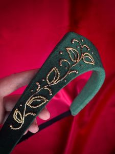 Serre-tête de luxe blanc noué avec broderie de perles en forme de cœur or et rose, style turban pour femme, accessoire de cheveux pour soirée - Product Image 2