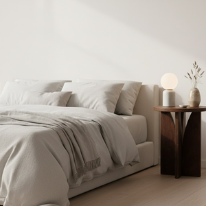 Mesa Auxiliar de Nogal Premium con Construcción Robusta |   Mesa Auxiliar Moderna y Minimalista para Decoración de Sala de Estar, Dormitorio y Oficina - Product Image 2