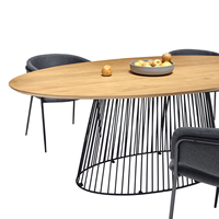 Table de salle à manger de style européen moderne avec base en métal de style cage et plateau en bois de manguier massif de forme ovale pour la maison, la cuisine ou le restaurant