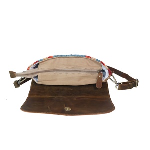 Bolso Bandolera Boho de Lona y Cuero Genuino Hecho a Mano con Cremallera, Diseño de Moda para Mujer, Envío Inmediato desde EE. UU. para Venta al por Mayor y Minorista - Product Image 5