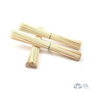 MEILLEUR PRIX BLUE LOTUS FARM Brochettes en bambou lisses et droites 20-30cm 2.8-3mm de diamètre Finition polie Haute qualité pour barbecue - Product Image 1