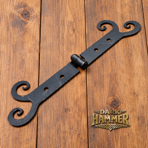 Bisagra metálica medieval forjada a mano con diseño de espiral para puertas de madera, portones y gabinetes - Product Image 1