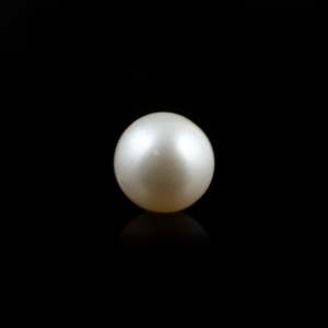 Loose Freshwater Pearl 5.55 Carat Oval Gemstone for Fine Jewelry - Product Image 1