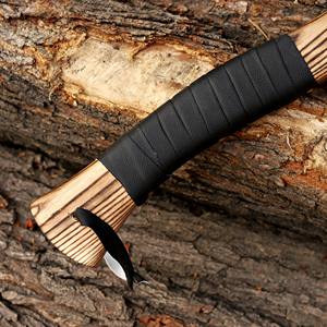 Hacha Vikinga de Acero al Carbono Forjada a Mano, Mango de Madera de Fresno Personalizado OEM, Hacha con Cuchilla Afilada y Funda de Cuero, Hacha para Camping y Bushcraft - Product Image 3