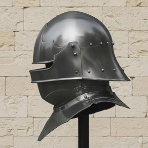 Casco de Caballero Gótico Hecho a Mano en Acero con Bevor, Armadura Medieval, Regalo para Cosplay y Halloween - Product Image 5