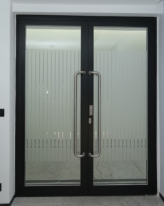 Porte coupe-feu vitrée de qualité supérieure pour immeubles de bureaux ou hôtels et designs architecturaux modernes, disponible à un prix avantageux - Product Image 3