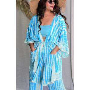 Kimono Elegante para Mujer con Estampado Tie Dye Azul y Blanco, con Frente Abierto, Pantalones Anchos Cómodos con Cintura Elástica, 100% Algodón - Product Image 6