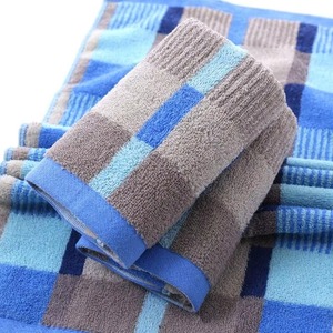 Serviettes de Bain en Coton Premium en Gros – Grammage Élevé, Toucher Doux, Séchage Rapide, Luxe, Motif Écossais, en Tissu Éponge - Product Image 1