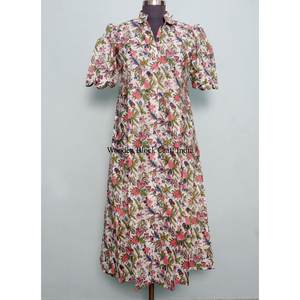 Robe midi à imprimé floral multicolore, robe d'été à manches courtes, robe en coton, robe de soirée élégante, robe occidentale, robe une pièce pour femmes - Product Image 3
