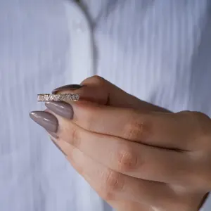 Elegante Anillo de Eternidad con Diamantes Corte Princesa en Oro Rosa para Mujer, Regalo de Boda, Compromiso, Aniversario, Joyería Fina de Lujo - Product Image 2