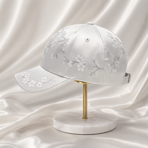 Elegante Gorra de Béisbol de 6 Paneles con Estampado Floral Plateado, Ajustable, Unisex, para Eventos al Aire Libre - Product Image 1