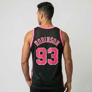 เสื้อบาสเก็ตบอลวินเทจเรโทรผู้ชายแบบสั่งทำพิเศษ สีดำซีดแต่งขอบสีชมพูนีออน ผ้าตาข่ายระบายอากาศ ชุดทีมเปล่า ขายส่ง - Product Image 2