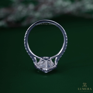 Anillo de compromiso de diamante de laboratorio de 5.70 quilates, forma de pera, premium, oro blanco, con halo oculto, para mujer - Product Image 6
