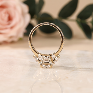 Bague de fiançailles vintage hip-hop scintillante en or jaune 18 carats avec moissanite taille coussin, trois pierres, monture à griffes à tige fendue, cadeau de mariage - Product Image 4