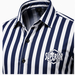Camisa elegante para hombre con estampado geométrico moderno, material suave y calidad de impresión duradera. - Product Image 3