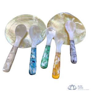 [MEILLEURES VENTES] Cuillère à caviar moderne écologique en nacre, faite à la main, à long manche, pour la table, le thé et les desserts - BLUE LOTUS - Product Image 1