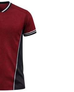 T-shirt de sport personnalisé pour homme, rouge et noir, manches courtes, col en V, respirant, séchage rapide, entraînement athlétique, course à pied, jersey de sport - Product Image 3