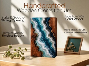 Urne commémorative artisanale en bois et résine, motif vague océanique, écologique et durable - Product Image 3