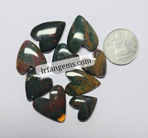 Lote de Cabujones de Piedra de Sangre 100% Natural en Forma de Corazón y de Diferentes Tamaños, Piedra de Sangre con Destellos Verdes y Rojos para Joyería - Product Image 3