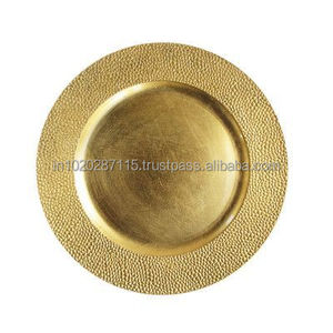 Plato de presentación metálico ideal para decoración de fiestas temáticas que ayuda a elevar la experiencia gastronómica durante eventos especiales organizados. - Product Image 3