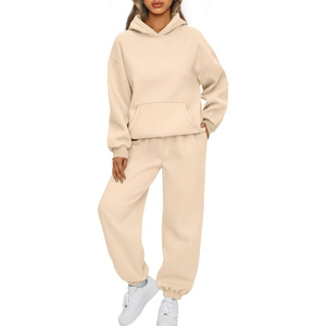 Conjunto deportivo para mujer con logotipo personalizado, chaqueta y pantalones transpirables de secado rápido para entrenamiento en el gimnasio y correr - Product Image 4