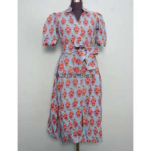 Robe décontractée en coton pour femme, col en V, manches courtes, silhouette trapèze, imprimé floral, longueur midi, avec poches, toucher doux, idéale pour l'été - Product Image 3