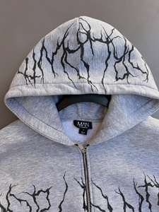 Sudadera con capucha casual de corte regular con estampado gráfico gótico personalizado, forro polar, estilo urbano, con cremallera, ajuste holgado, proveedor OEM ODM - Product Image 4
