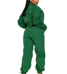 ชุดวอร์มกันลมผู้หญิงแบบสั่งทำพิเศษ ผ้าโพลีเอสเตอร์ ระบายอากาศได้ดี เสื้อแจ็คเก็ตครอปและกางเกงขายาว ชุดวอร์มกันลมผ้าไนลอนแบบซิปเต็มตัว - Product Image 6