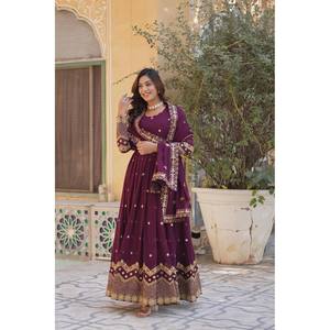 ชุดราตรีออกแบบด้วยชุดปักด้านล่างและงานลำดับ dupatta - Product Image 1