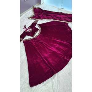 Lehenga Choli de Diseño Indio y Pakistaní para Fiestas con Bordado de Hilo Zari - Product Image 2