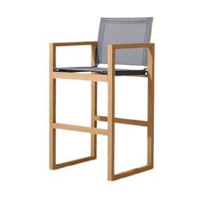Chaise de bar d'extérieur contemporaine en teck massif avec assise en maille, design à accoudoirs ouverts, résistante aux intempéries, mobilier haut de gamme pour restaurants et complexes hôteliers - Product Image 1