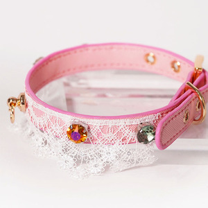 Collares Elegantes Personalizados de Terciopelo y Cuero de Lujo para Perros y Gatos, Suaves y Ecológicos con Campana - Product Image 3