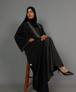 Abaya de alta calidad para mujer, vestido largo, ropa islámica modesta con corte holgado y mangas largas para mujeres musulmanas y uso diario. - Product Image 1