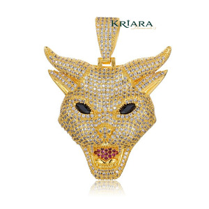 Colgante de Cabeza de Toro de Plata 925 Chapado en Oro de 18K con Moissanita, Corte Redondo, Temática Animal, Lujo, Unisex, Regalo, Uso Diario - Product Image 2