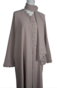 Abaya élégante, robe longue islamique, coupe ample, vêtements modestes pour femmes, pour le Ramadan, l'Aïd, la prière et les occasions spéciales, en vente - Product Image 4