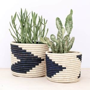 <b>Storage</b> <b>Baskets</b> Wholesale Handmade Macrame <b>Storage</b> <b>Basket</b> Boho Decor Cotton <b>Rope</b> Handwoven Hollow <b>Basket</b> With Handle - Product Image 4