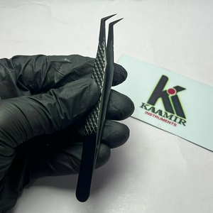 แหนบต่อขนตา Kaamir Premium Black Plasma Volume ป้องกันแม่เหล็ก ทำจากสแตนเลสสตีล ขนาด 12 มม. ปลายเรียบ สำหรับต่อขนตารัสเซียแบบวอลุ่ม - Product Image 1