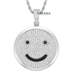 Charme visage souriant en moissanite plaqué or 18 carats en argent 925, style hip-hop unisexe, à porter au quotidien - Product Image 2