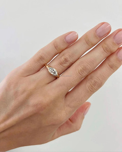 Anillo de Sello Minimalista Vana Jewels Clásico con Moissanita Corte Marquesa Chapado en Oro, Plata de Ley 925 con Engaste de Bisel Oeste-Oriente - Product Image 5