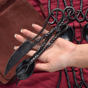 Juego de cubiertos vikingos medievales forjados a mano con bolsa de gamuza Elegancia histórica para su juego de mesa de alta calidad - Product Image 5
